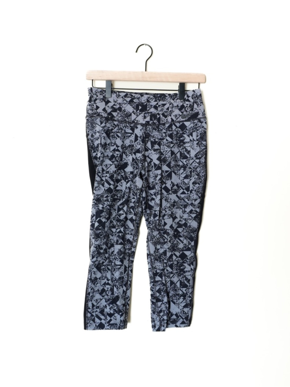Nike Dri-Fit Legendary Jewels Tight Fit Leggings Style 683561